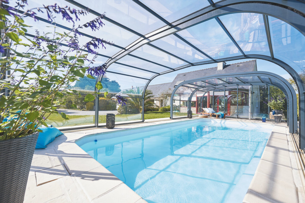 ABRI_PISCINE_RIDEAU_2016_ELLIPTIK_HAUT_TELESCOPIQUE_GARNIER_300RVB-3-.jpg-1200px-1024x683