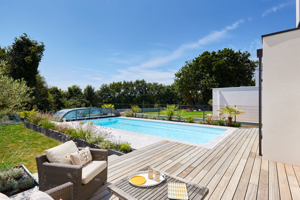 ABRI_PISCINE_RIDEAU_2019_ELLIPTIK_BAS_LAMOUREUX_300RVB-1-.jpg-1200px-1024x683