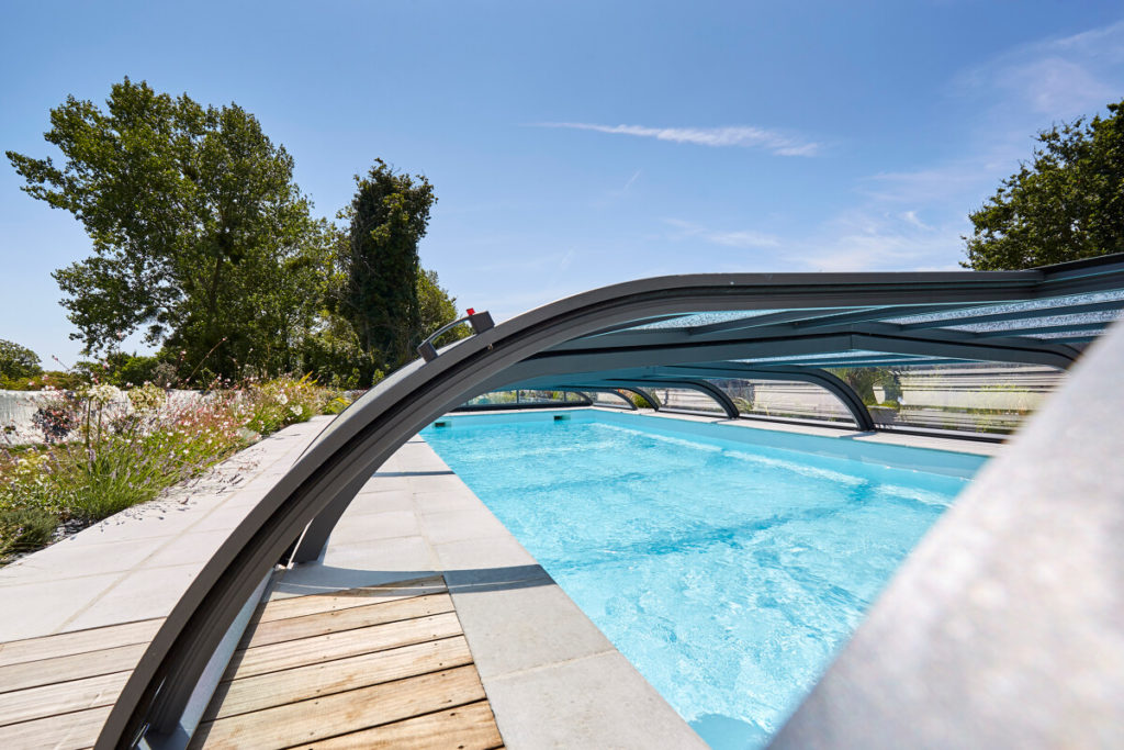 ABRI_PISCINE_RIDEAU_2019_ELLIPTIK_BAS_LAMOUREUX_300RVB-28-.jpg-1200px-1024x683