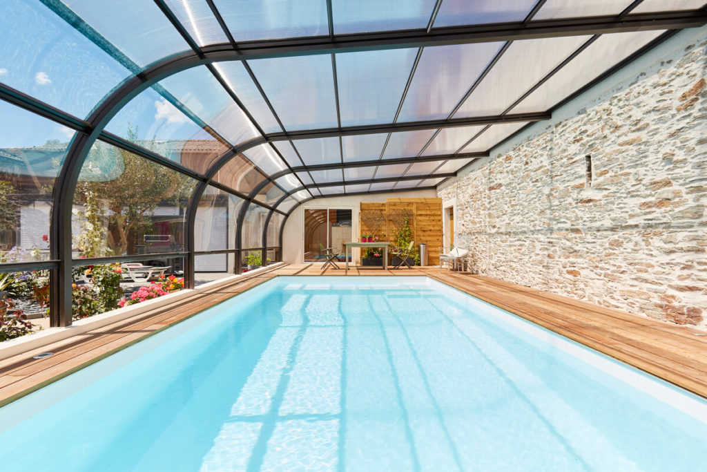 ABRI_PISCINE_RIDEAU_ATTIK_GALBE_LAMOUREUX_300RVB-20-.jpg-1200px-1024x683