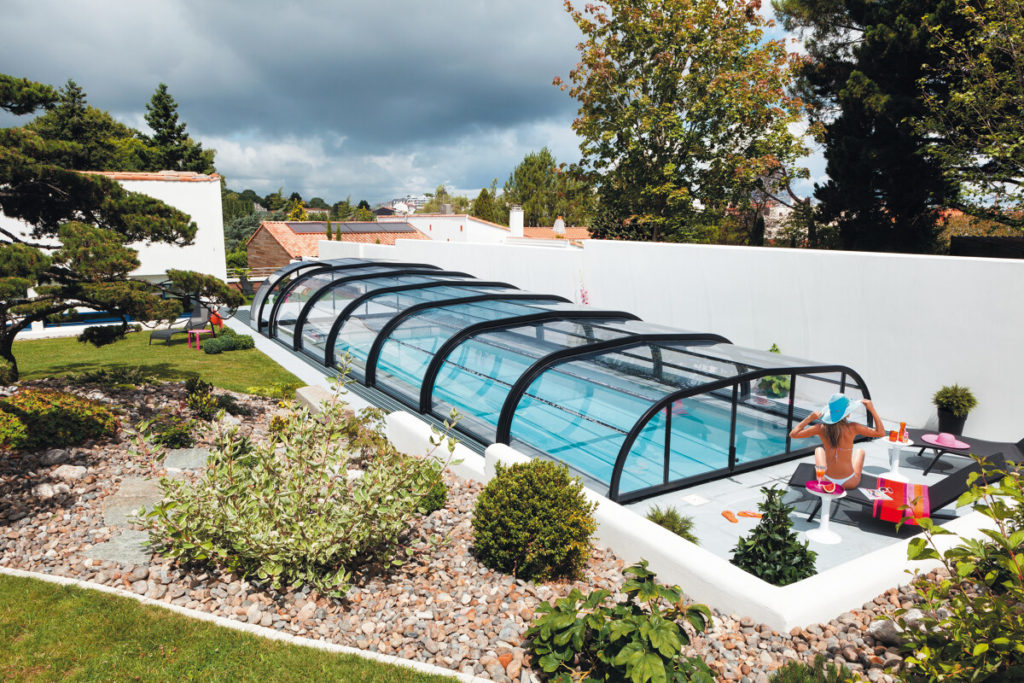 ABRI_PISCINE_RIDEAU_ELLIPTIK_MIHAUT_MJA_300CMJNHD_09.jpg-1200px-1024x683