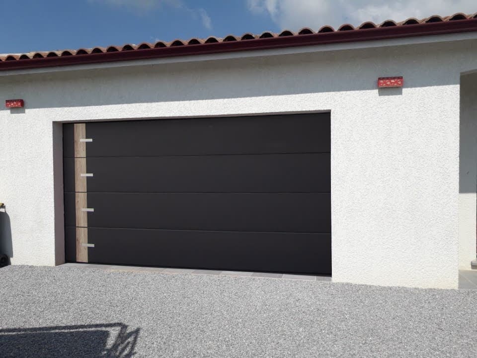 Porte-de-garage-a-Valenciennes