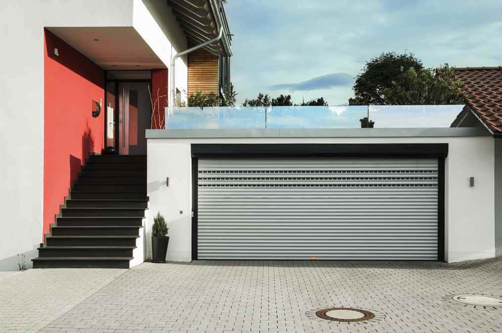 Porte-de-garage-a-enroulement