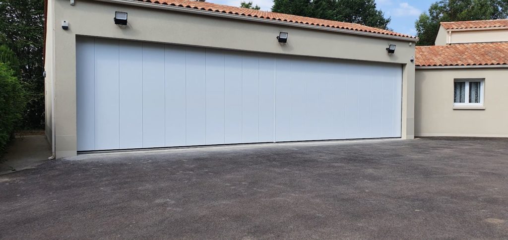 Porte-de-garage-laterale-1024x484